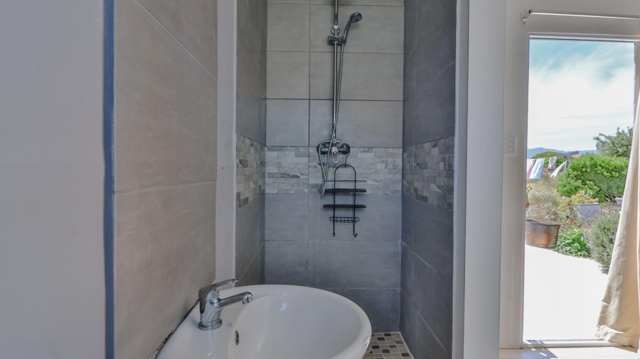 4 Bedroom Property for Sale in De Kelders Western Cape